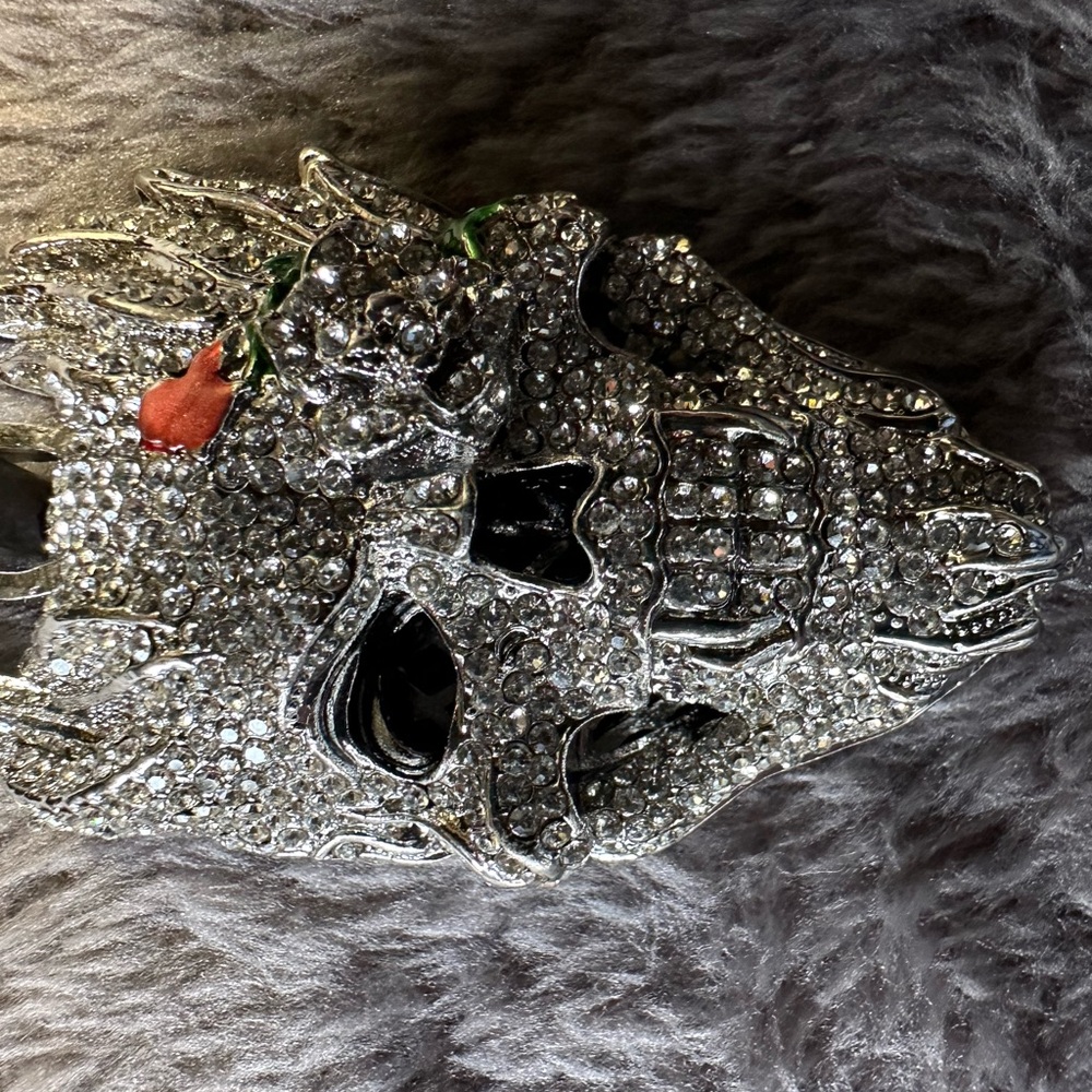 Silver crystal  Skull Pendant - Picture 11 of 11